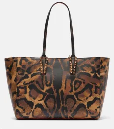 Cabas en cuir à motif léopard Cabas en cuir à motif léopard