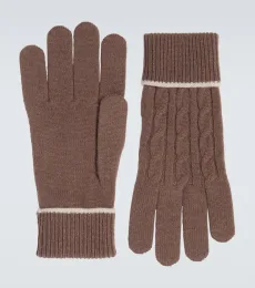 Cable-knit cashmere gloves Cable-knit cashmere gloves