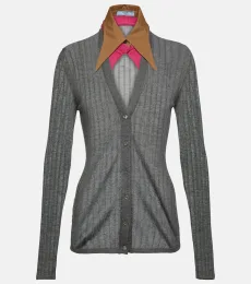 Cardigan en cachemire, laine et soie Cardigan en cachemire, laine et soie