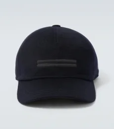 Casquette brodée en cachemire Casquette brodée en cachemire
