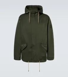 Chaqueta con capucha Chaqueta con capucha
