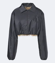 Chaqueta cropped con borrego