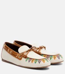 Chaussures bateau brodées en toile Chaussures bateau brodées en toile