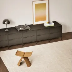 Chest Of Drawers in Premium Black with Backpanels and Legs Chest Of Drawers in Premium Black with Backpanels and Legs