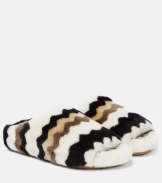 Chloà Saam chevron shearling slides Chloà Saam chevron shearling slides