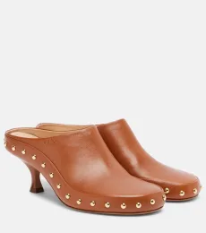 Chloé Zuecos de piel con tachuelas Chloé Zuecos de piel con tachuelas