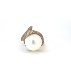 Classic Pearl 18K Yellow Gold Diamond Ring For Her Classic Pearl 18K Yellow Gold Diamond Ring For Her