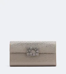 Clutch de satén adornado
