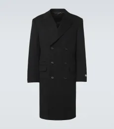 Double-breasted wool and cashmere coat Double-breasted wool and cashmere coat
