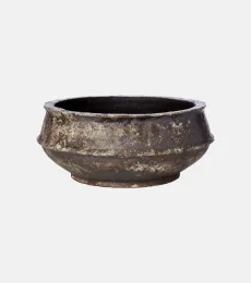 Dune stonewear plant pot by Kelly Wearstler Dune stonewear plant pot by Kelly Wearstler