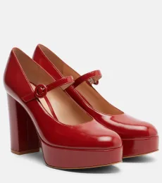 Escarpins Mary Jane en cuir verni Escarpins Mary Jane en cuir verni