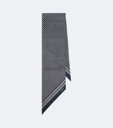 Foulard en soie à motif jacquard Foulard en soie à motif jacquard