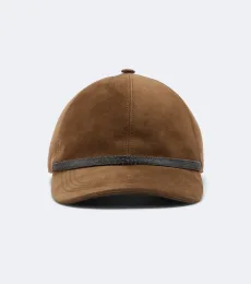 Gorra de ante con cuentas Monili