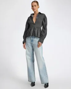 Jackson Mid Waist Wide Leg Denim Jeans Denim Jeans - Jacksons Whisper Blue Size 28 One Teaspoon Jackson Mid Waist Wide Leg Denim Jeans Denim Jeans - Jacksons Whisper Blue Size 28 One Teaspoon