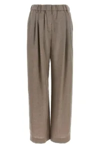 Light pants with pleats