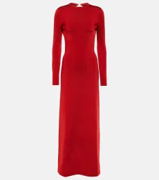Long-sleeved gown Long-sleeved gown