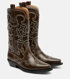 Mid Shaft embroidered cowboy boots Mid Shaft embroidered cowboy boots