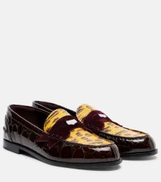 Mocasines Penny de charol grabado con terciopelo Mocasines Penny de charol grabado con terciopelo