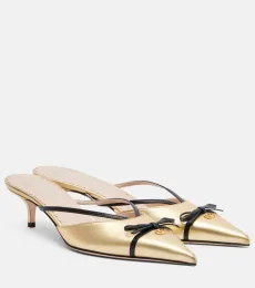 Mules Bepointy 45 de piel metalizada con VLogo