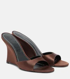 Mules compensées Brigitte en satin Mules compensées Brigitte en satin