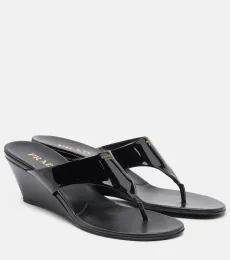 Mules compensées en cuir verni Mules compensées en cuir verni