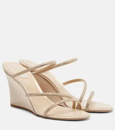Mules compensées en satin à cristaux Mules compensées en satin à cristaux
