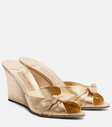 Mules con cuña Livi de piel metalizada