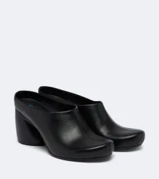 Mules ovalados de piel Mules ovalados de piel