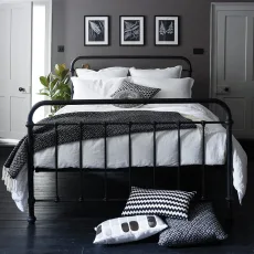 Oliver Bed - Matte Black, King