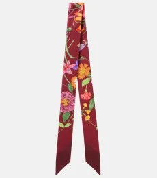 Pañuelo Gucci Flora en sarga de seda Pañuelo Gucci Flora en sarga de seda