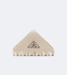 Pasador con logo