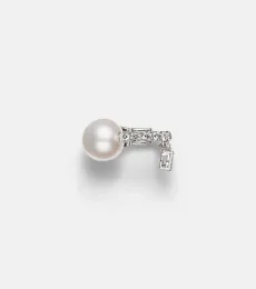 Pearlescent 18kt white gold single ear cuff with diamonds and freshwater pearl Pearlescent 18kt white gold single ear cuff with diamonds and freshwater pearl