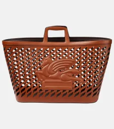 Pegaso leather blanket holder