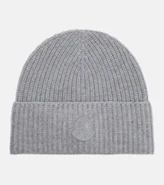 Ribbed-knit cashmere beanie Ribbed-knit cashmere beanie