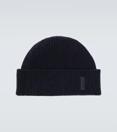 Ribbed-knit cashmere beanie Ribbed-knit cashmere beanie
