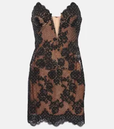 Robe bustier en dentelle à ornements Robe bustier en dentelle à ornements