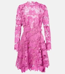Robe en dentelle à fleurs Robe en dentelle à fleurs