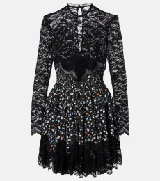 Robe en dentelle à fleurs Robe en dentelle à fleurs