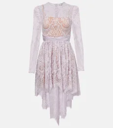 Robe en dentelle et satin Robe en dentelle et satin