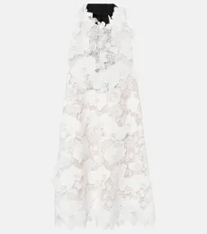 Robe en dentelle guipure à fleurs Robe en dentelle guipure à fleurs