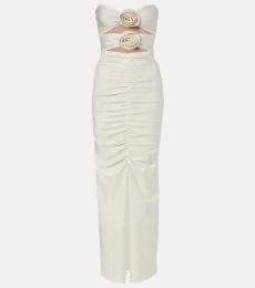 Robe longue à fleurs et découpes Robe longue à fleurs et découpes
