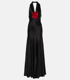 Robe longue en satin de soie à fleurs Robe longue en satin de soie à fleurs