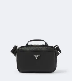 Sac porté épaule en cuir Saffiano Sac porté épaule en cuir Saffiano