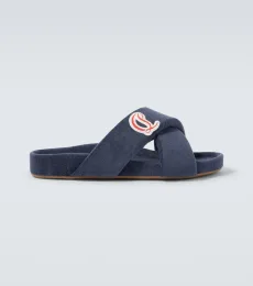 Sandalias Bizzu con logo bordado Sandalias Bizzu con logo bordado