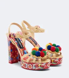 Sandalias con plataforma estampadas Sandalias con plataforma estampadas