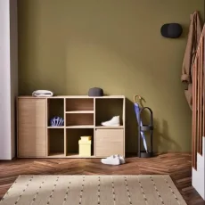 Shoe Rack in Oak with Doors Shoe Rack in Oak with Doors