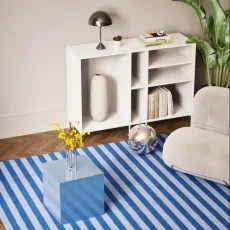 Sideboard in White with Legs Sideboard in White with Legs