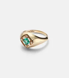 Signet Mini 18kt gold ring with emerald and diamonds Signet Mini 18kt gold ring with emerald and diamonds