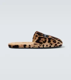 Slippers Slippers