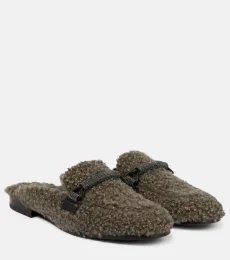 Slippers de borrego adornados